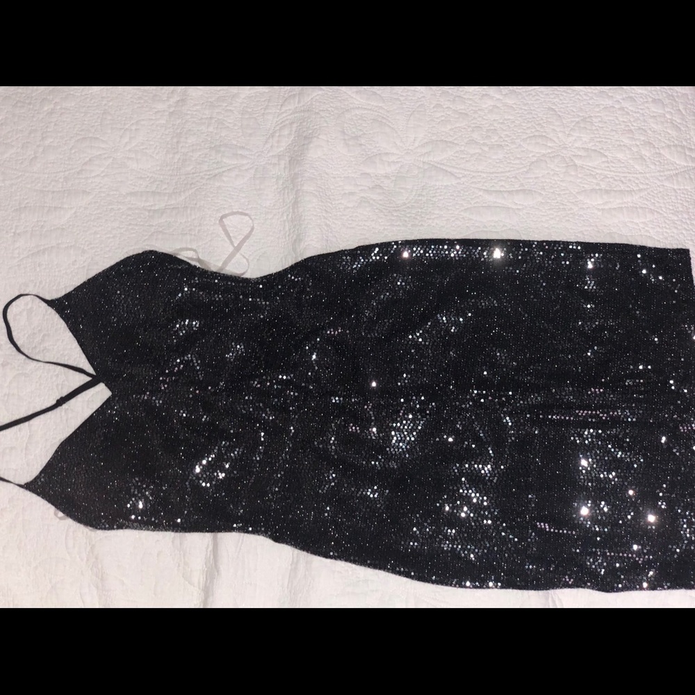 To go out dress